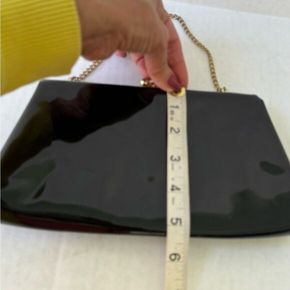 Black Patent Leather Kiss Lock Wrist Evening Bag - Picture 5 of 7